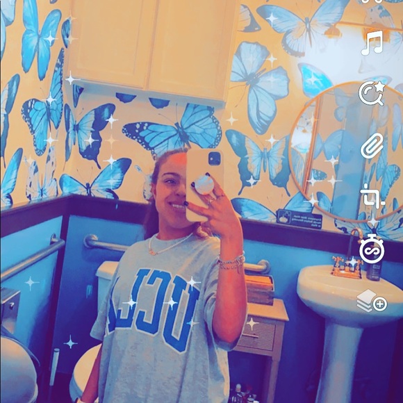 Meet your Posher, Isabela - Picture 1 of 1